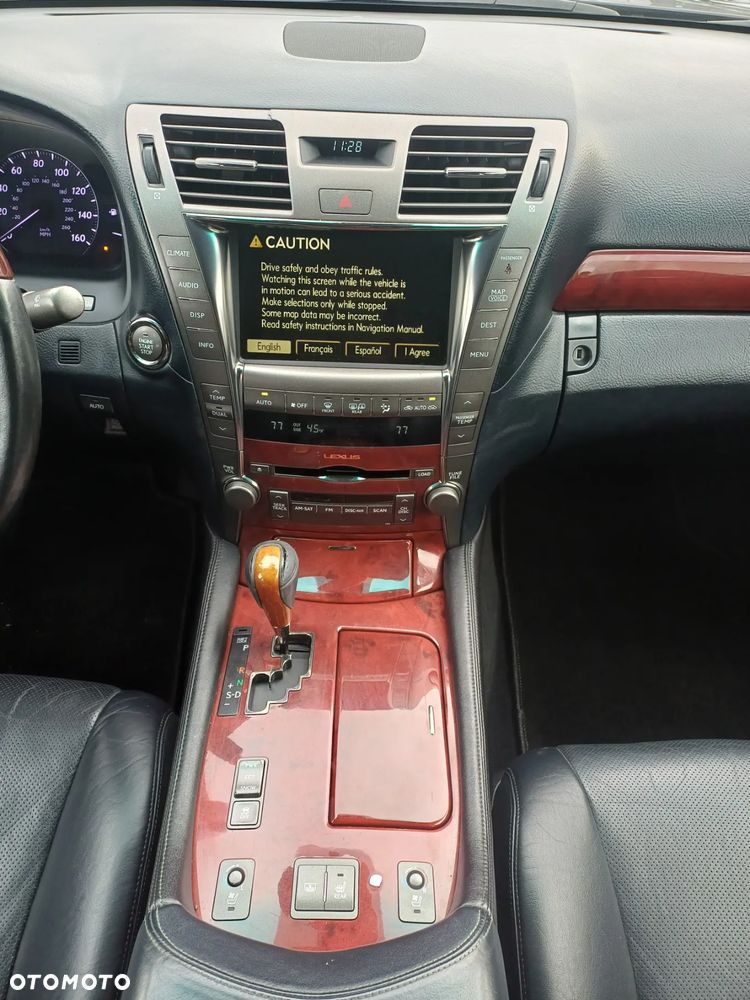 Lexus LS 460 Prestige - 26