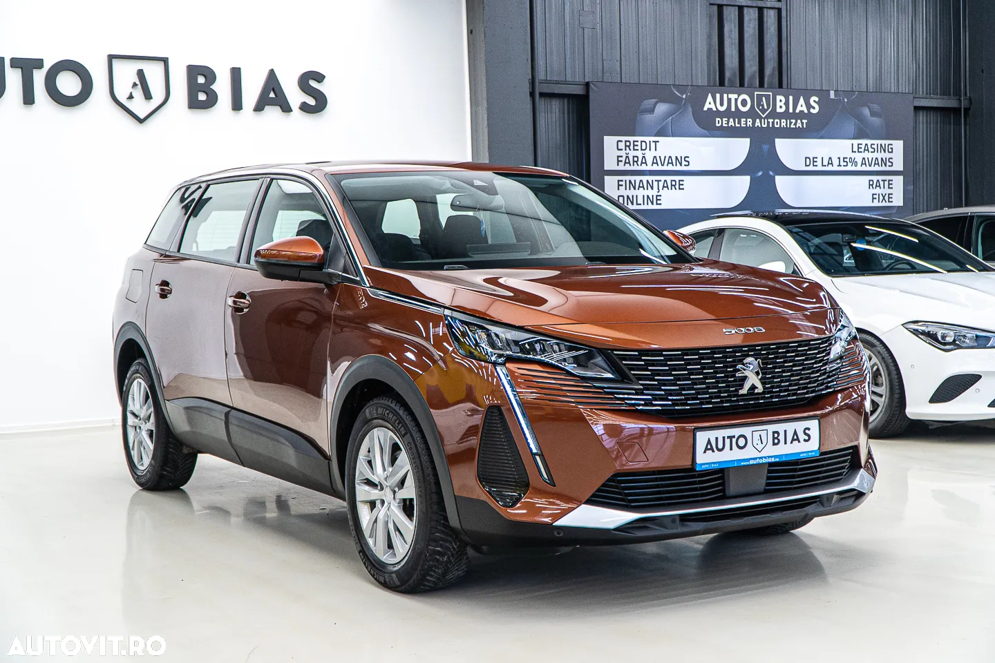 Peugeot 5008 1.2 Puretech Turbo s&s EAT8 Allure - 4