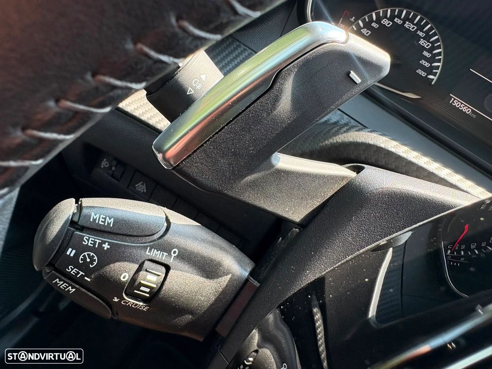 Peugeot 2008 1.2 PureTech Allure EAT8 - 12