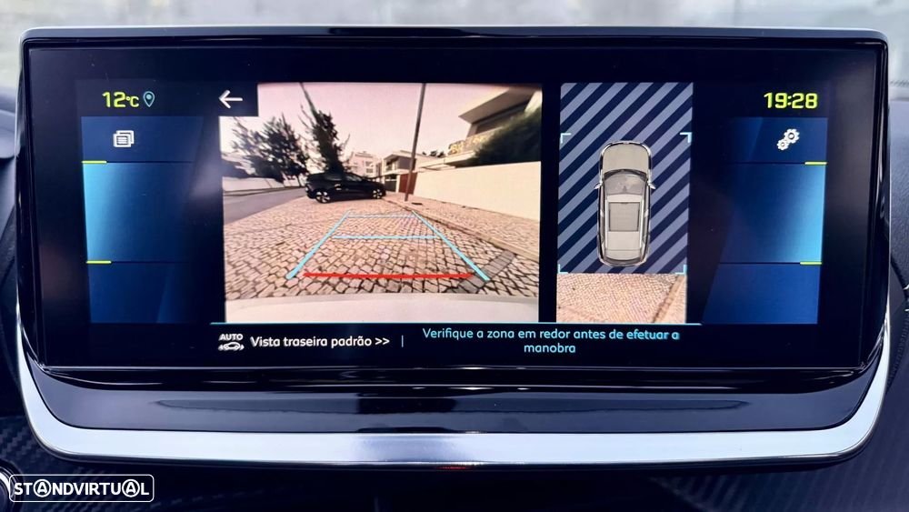 Peugeot e-2008 50 kWh GT - 35