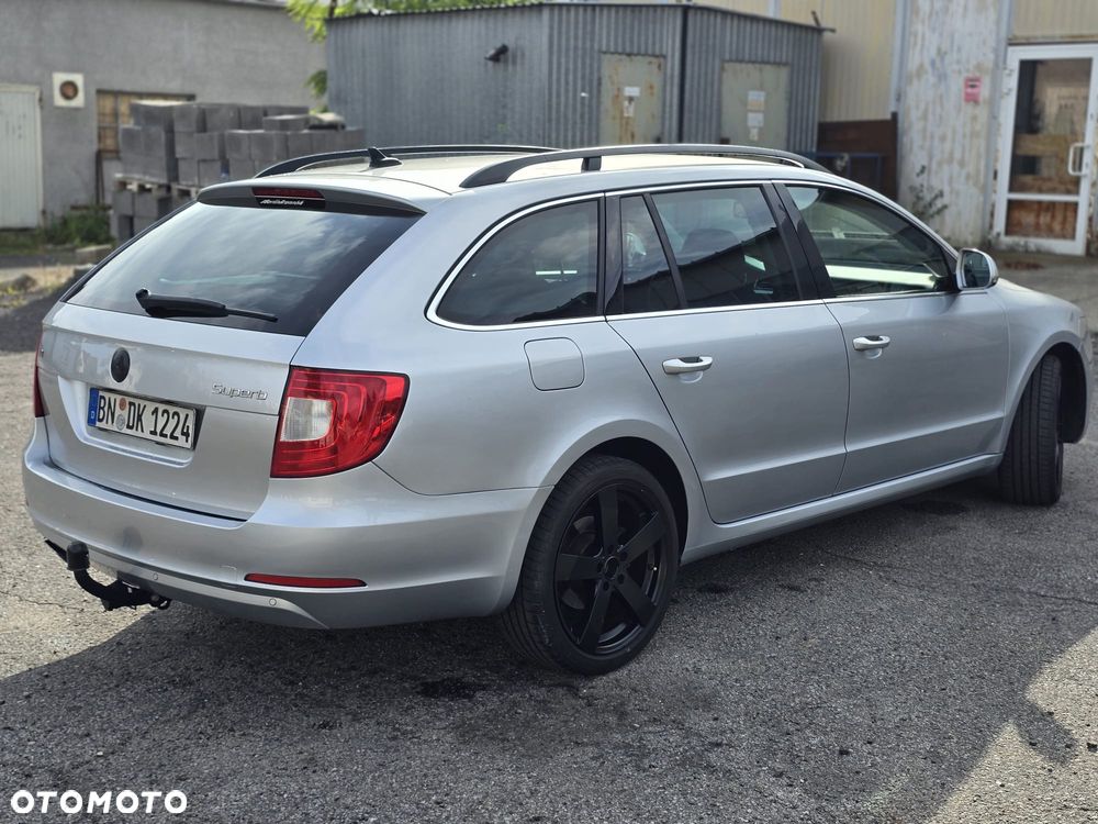 Skoda Superb 2.0 TDI DSG Ambition - 6