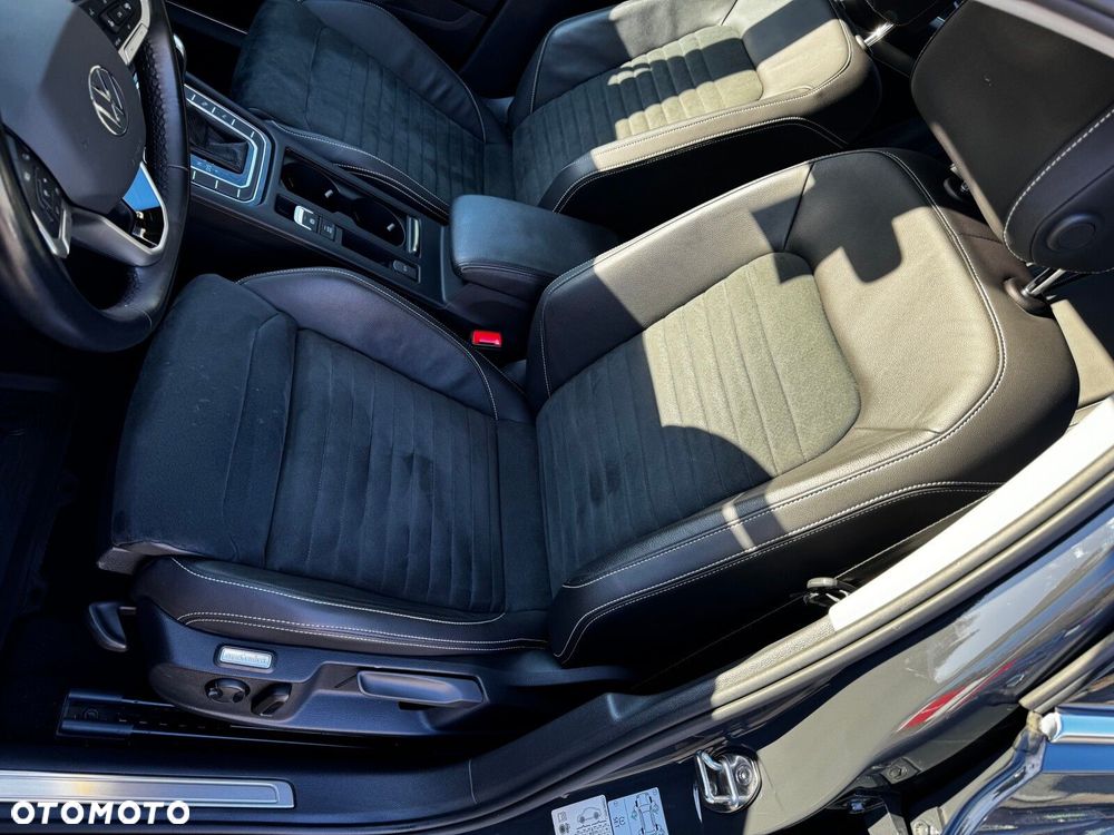 Volkswagen Passat Variant 2.0 TDI Elegance DSG - 16