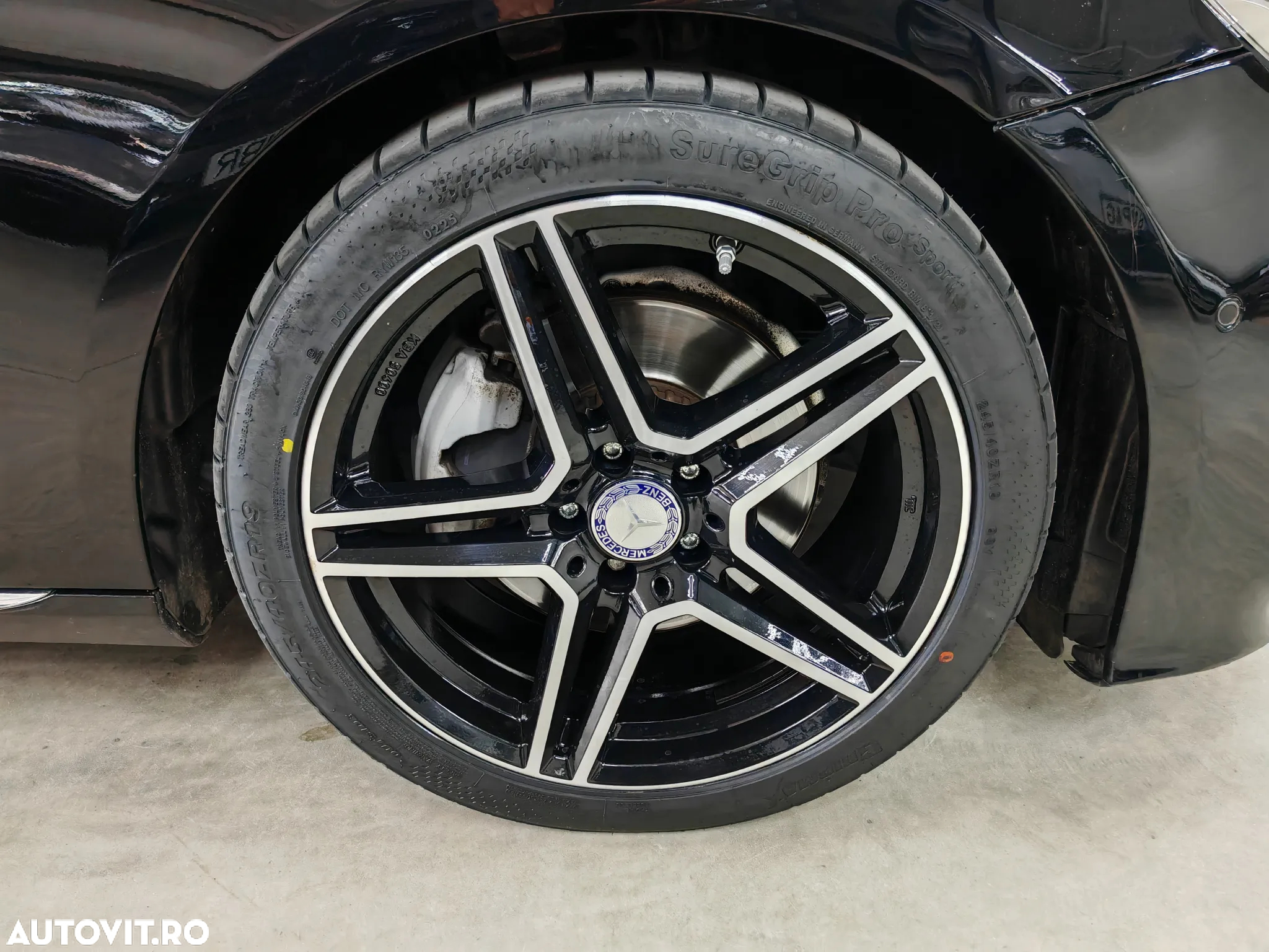 Mercedes-Benz E 220 d 9G-TRONIC Edition AMG Line - 37