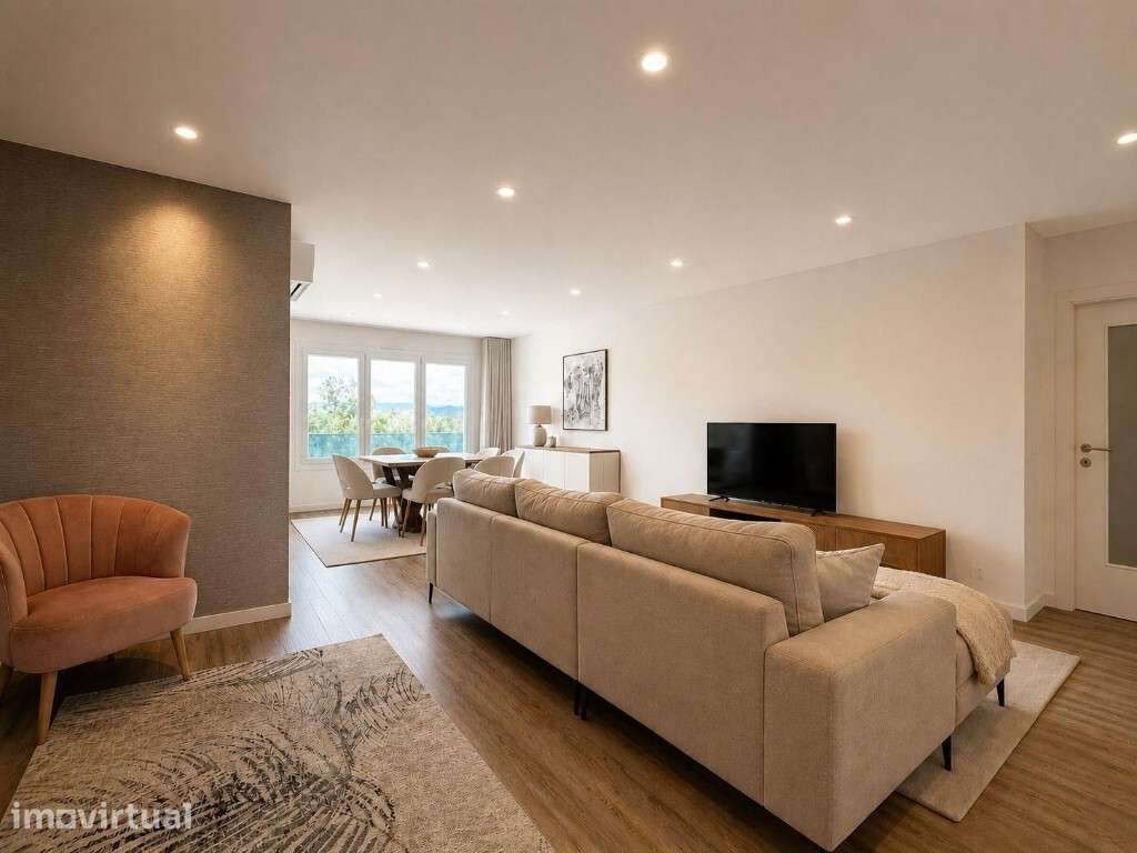 Apartamento T3 com garagem em zona de  São Martinho do Bispo - Grande imagem: 2/10