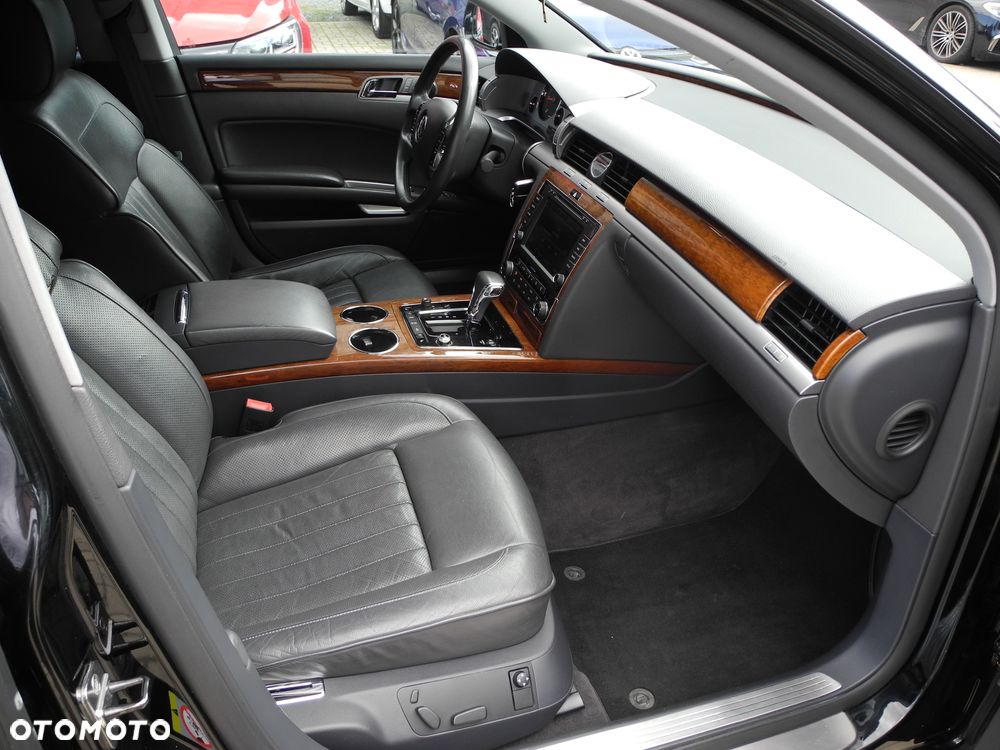 Volkswagen Phaeton - 17