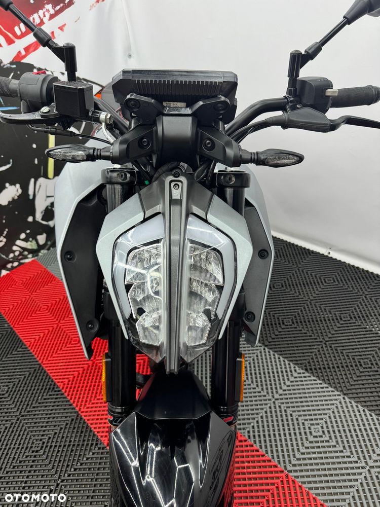 KTM Duke - 19