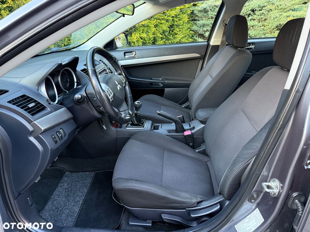 Mitsubishi Lancer 1.8 Intense - 11