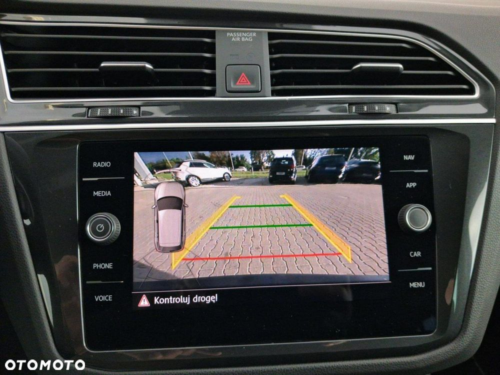 Volkswagen Tiguan - 19