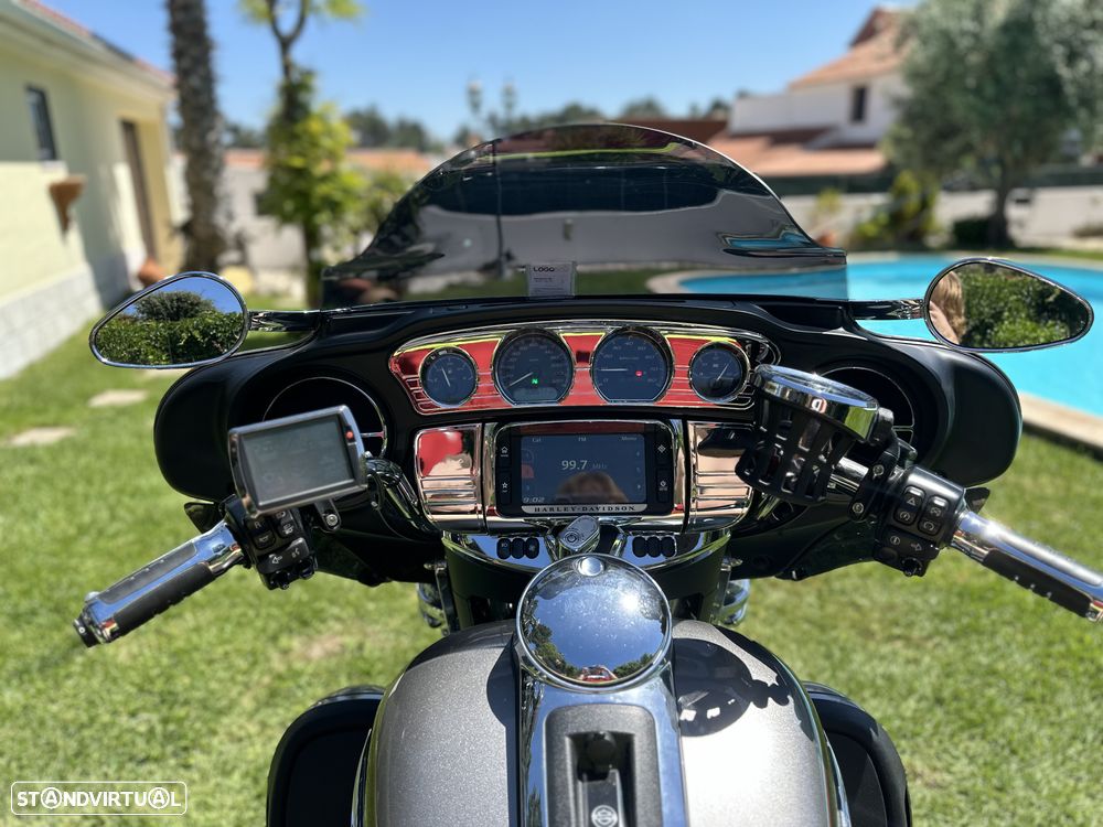 Harley-Davidson FLHT - 6
