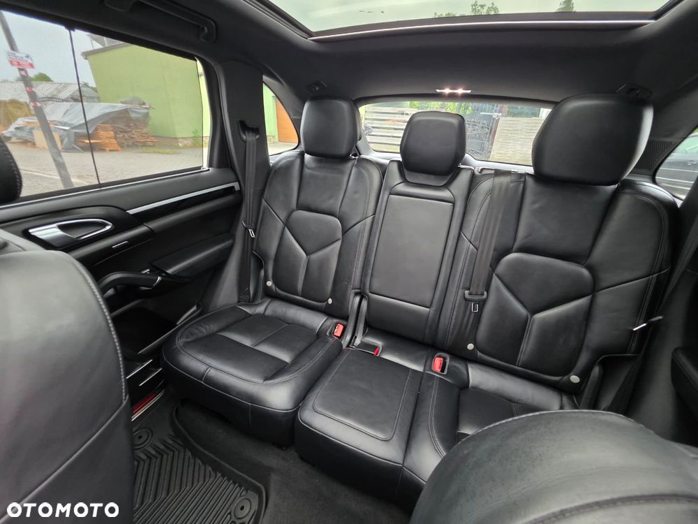 Porsche Cayenne Standard - 12