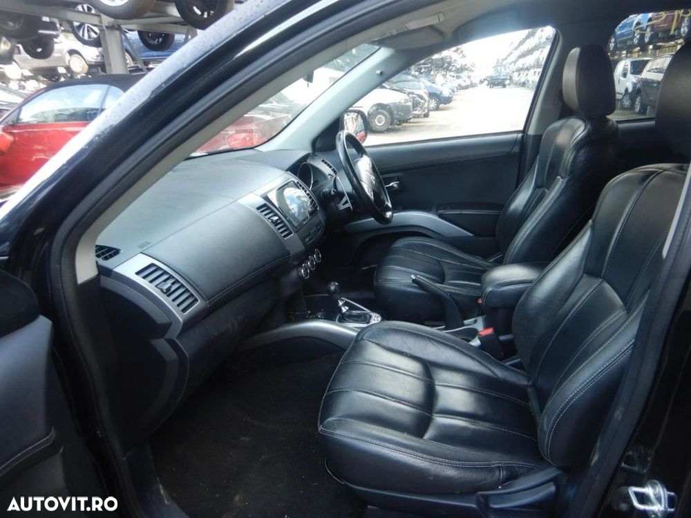 Timonerie Mitsubishi Outlander 2010 SUV 2.2 DIESEL - 8