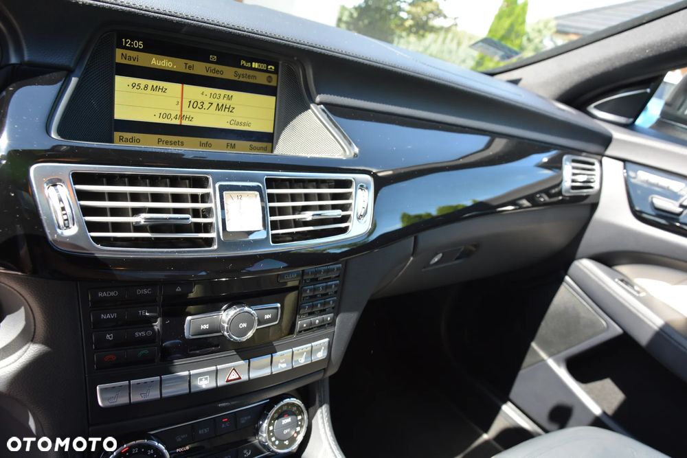 Mercedes-Benz CLS 350 CDI 4-Matic BlueEff - 29