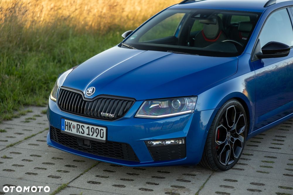 Skoda Octavia 2.0 TDI DSG RS - 25