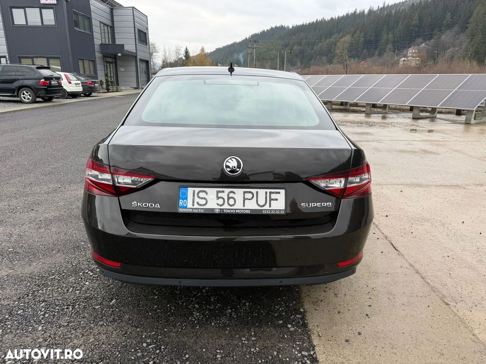 Skoda Superb 2.0 TDI Ambition - 2