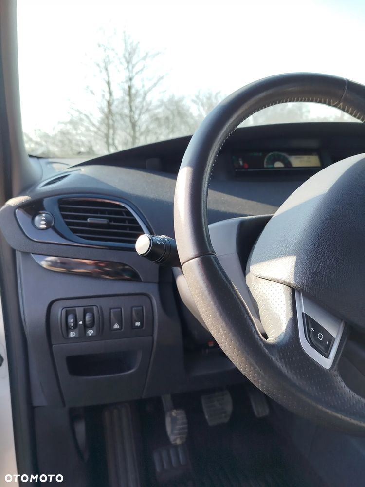 Renault Scenic Energy dCi 130 Start & Stop Bose Edition - 29