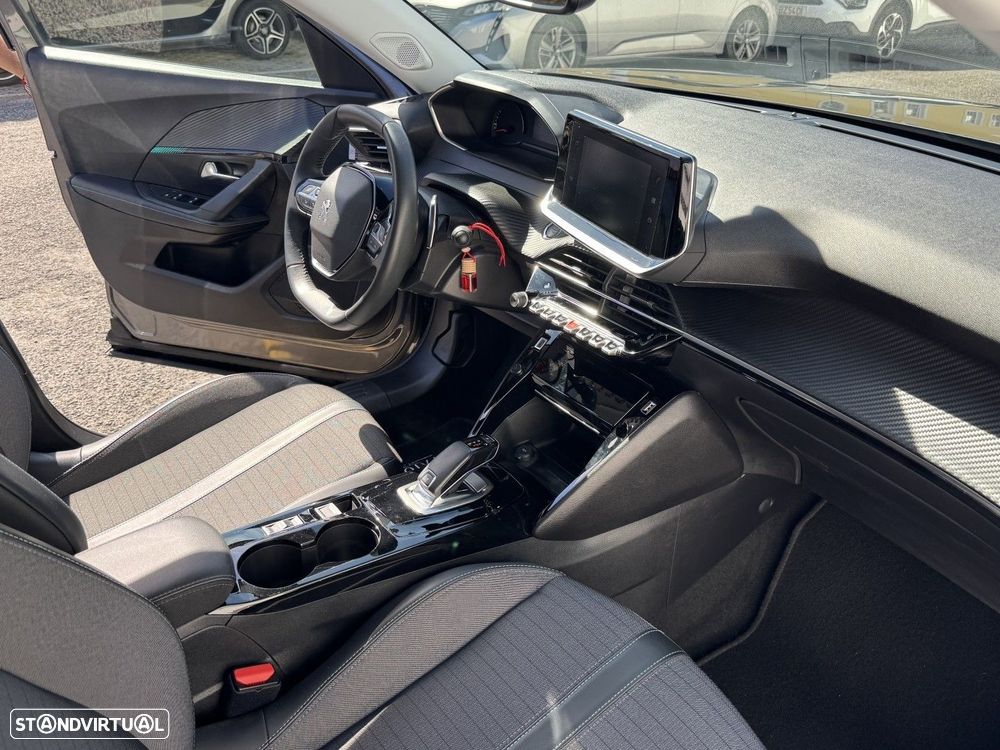 Peugeot 2008 1.2 PureTech Allure Pack EAT8 - 10