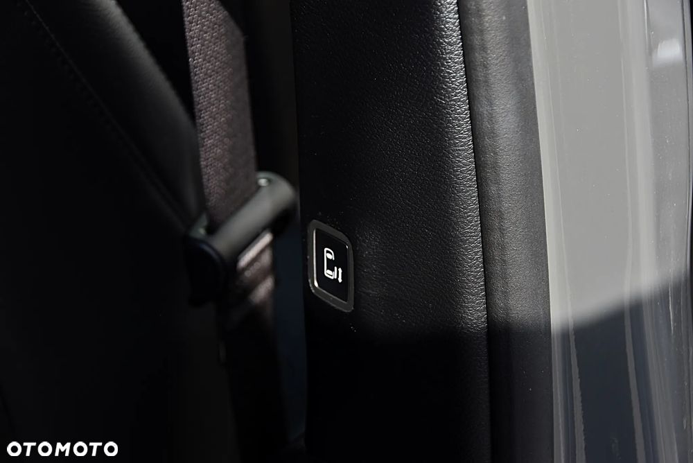 Chrysler Pacifica - 33