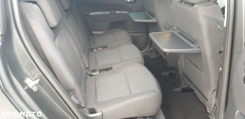Peugeot 5008 - 11