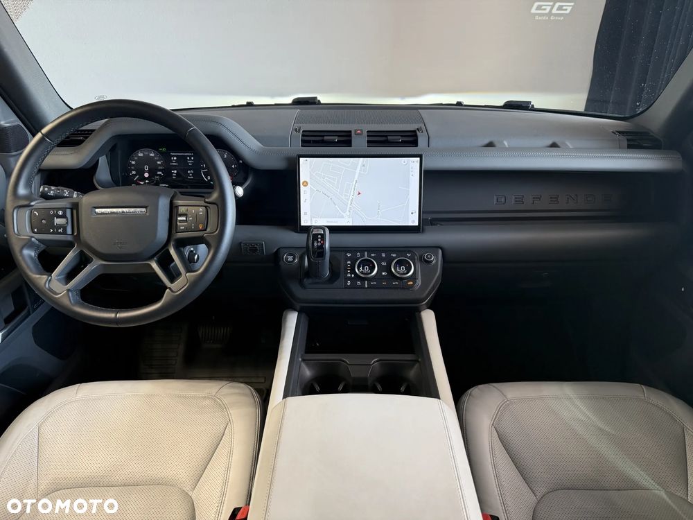 Land Rover Defender 3.0 D250 mHEV X-Dynamic HSE - 11