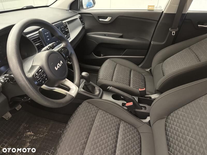 Kia Rio - 12