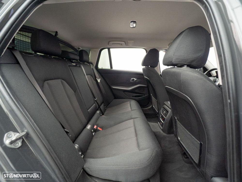 BMW 320 d Auto - 41