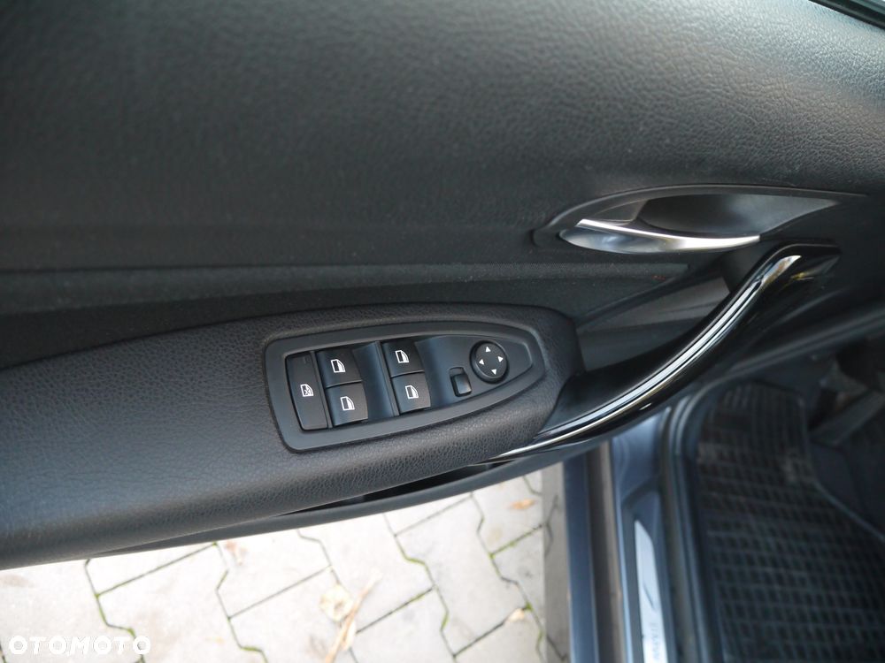 BMW Seria 1 120i Sport Line - 25