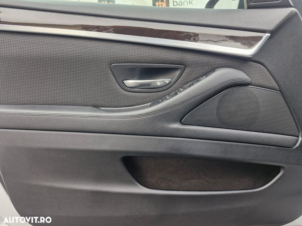 BMW Seria 5 520d - 23