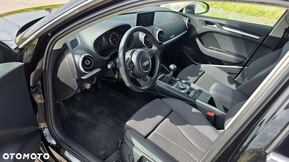 Audi A3 Sportback 2.0 TDI Ambiente - 17