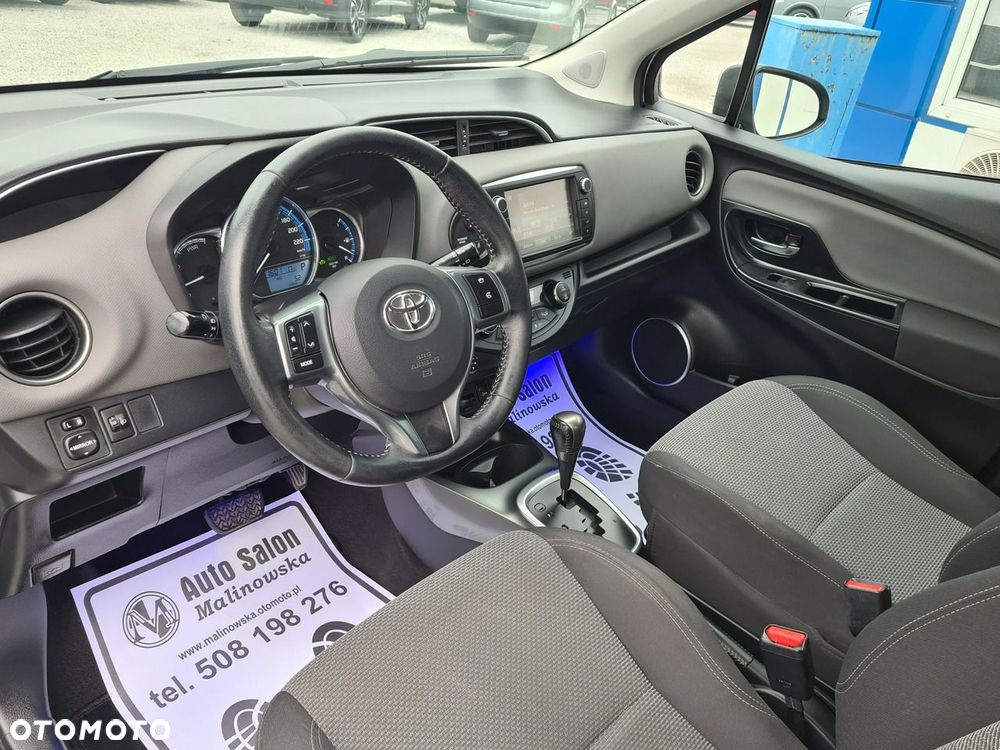 Toyota Yaris Hybrid 100 Life - 20