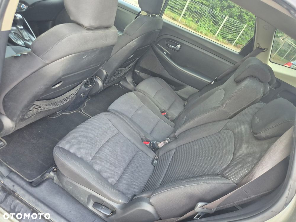 Kia Carens 1.6 GDI L 7os EU6 - 17