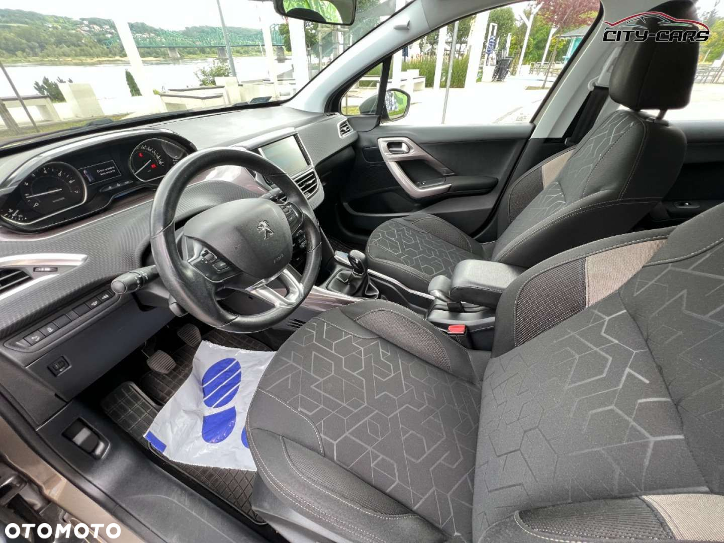 Peugeot 2008 - 13