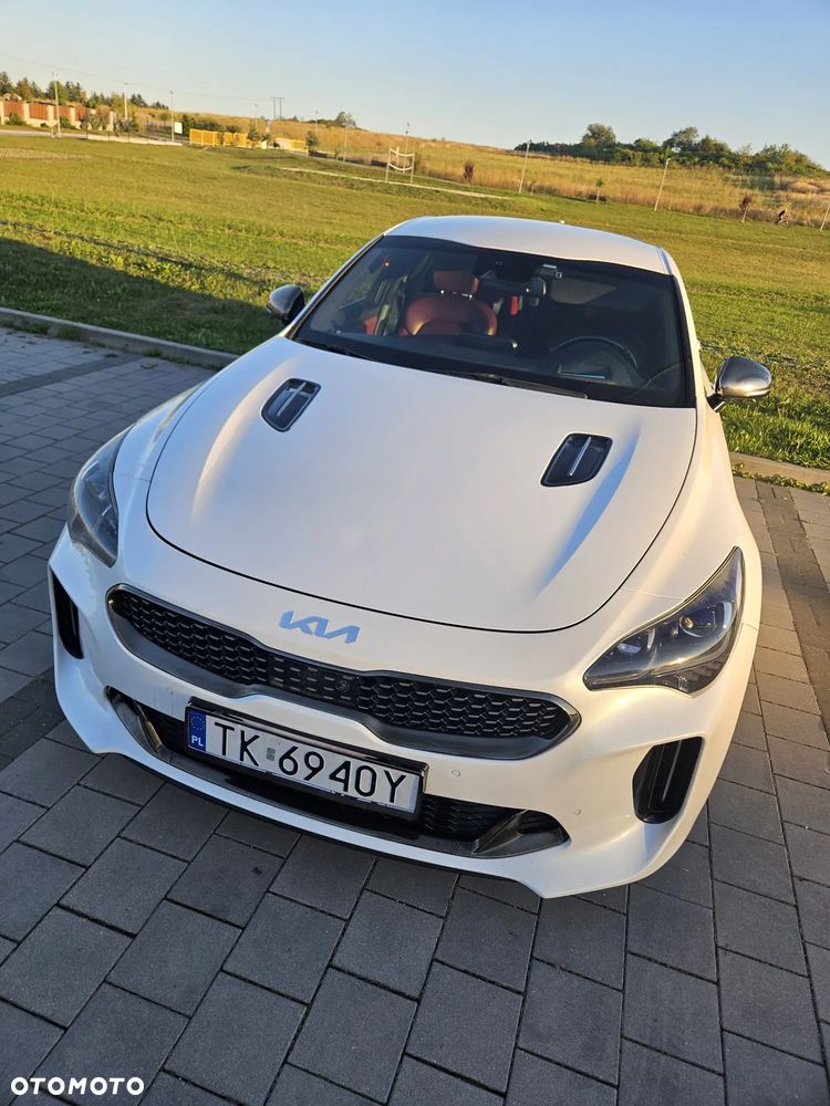 Kia Stinger - 1