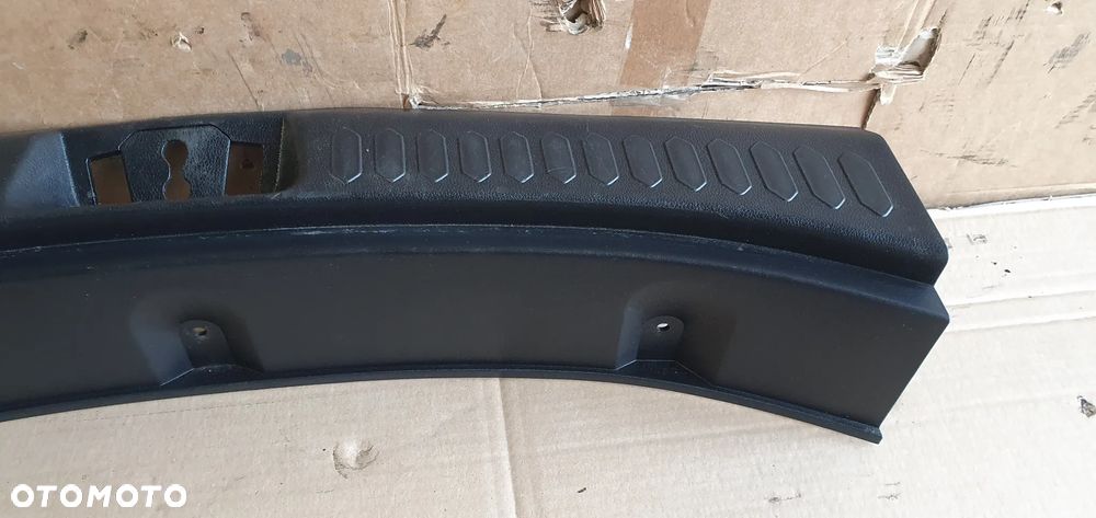 Osłona pasa tylnego bagażnika Kia Sportage III 85770-3U010 - 3