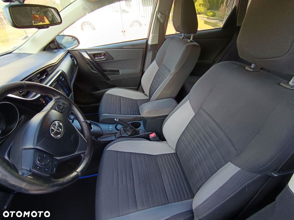 Toyota Auris - 9