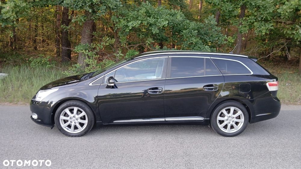 Toyota Avensis - 2