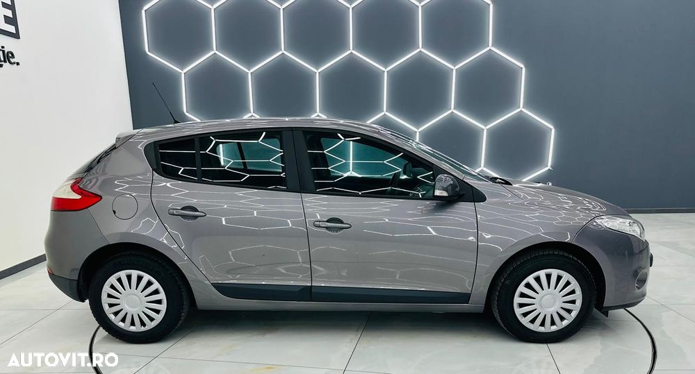 Renault Megane 1.6 16V 110 Dynamique - 29