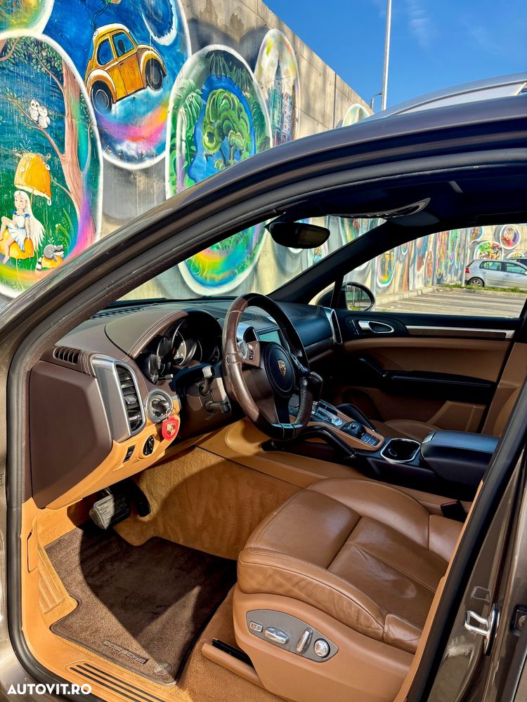 Porsche Cayenne 3.0 L V6 - 5