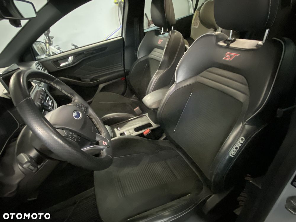 Ford Focus 2.3 EcoBoost S&S ST Edition - 10