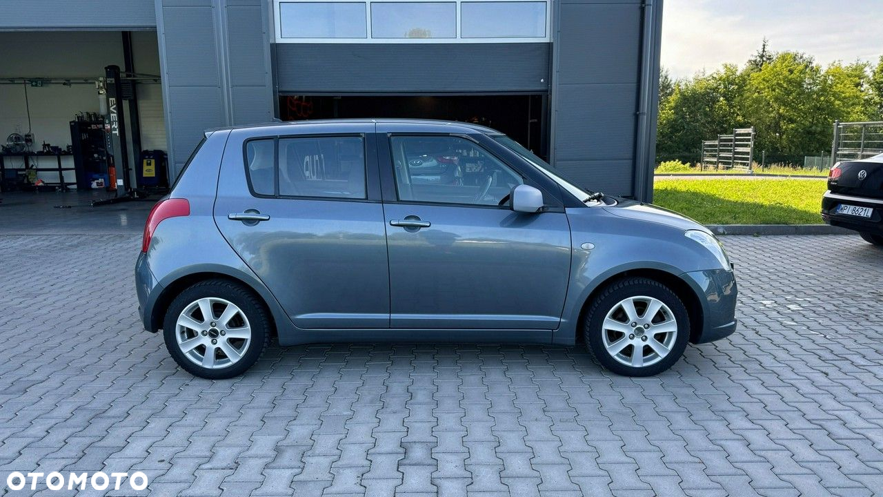 Suzuki Swift - 8