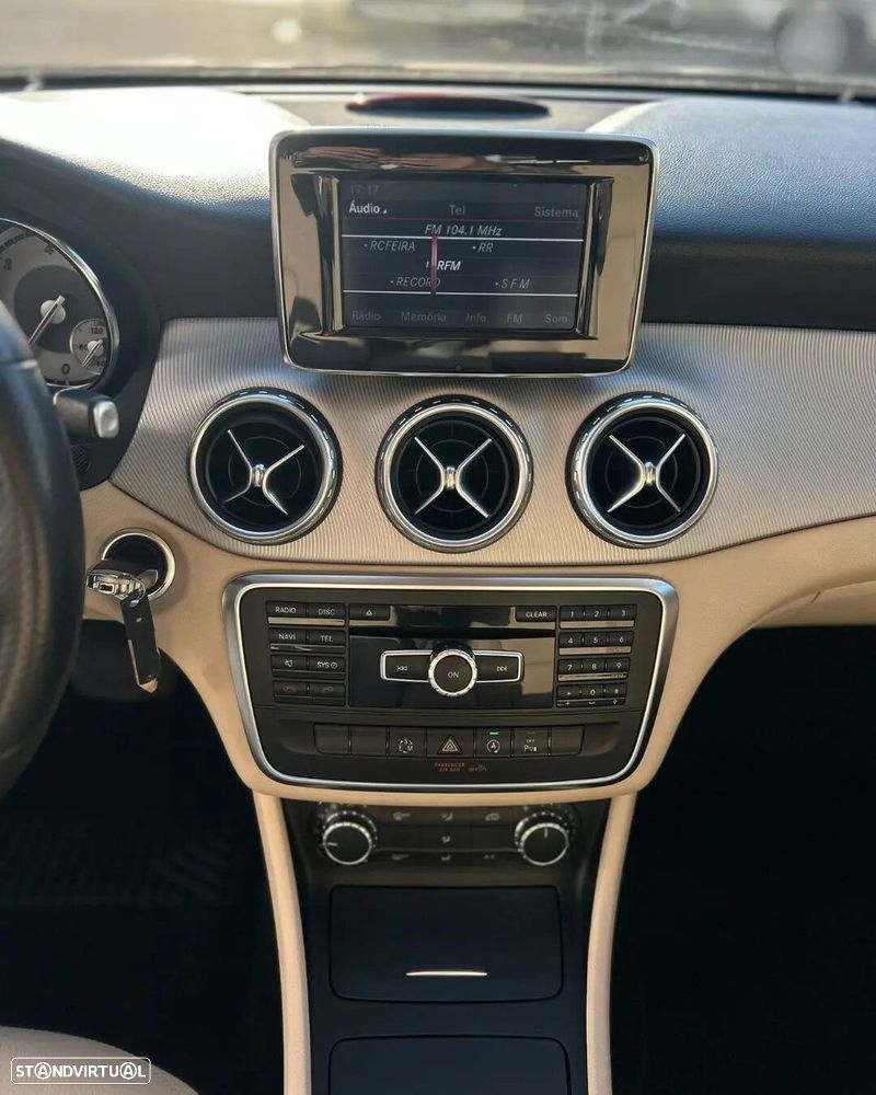 Mercedes-Benz GLA 180 - 6