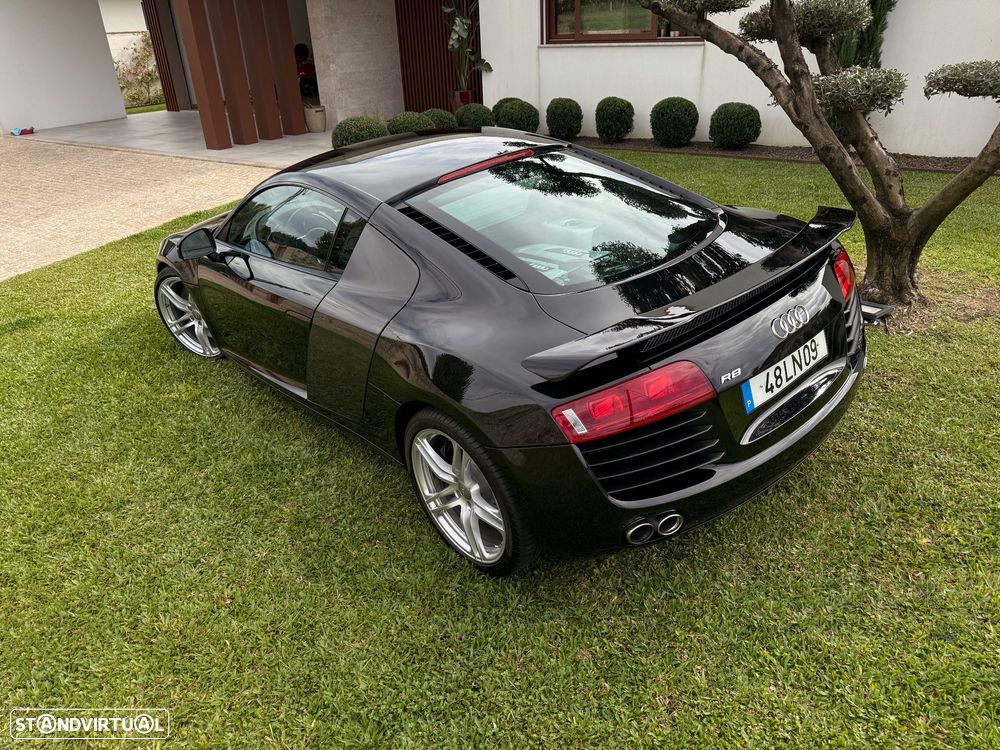 Audi R8 Coupé 4.2 FSi V8 quattro - 28
