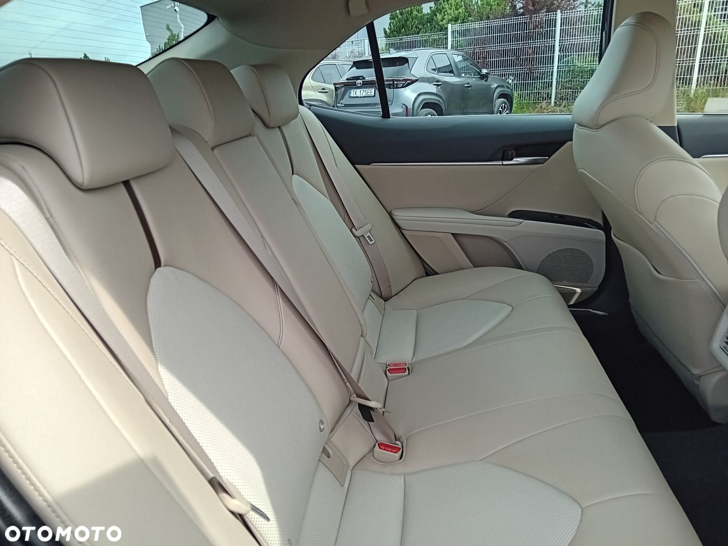 Toyota Camry - 30