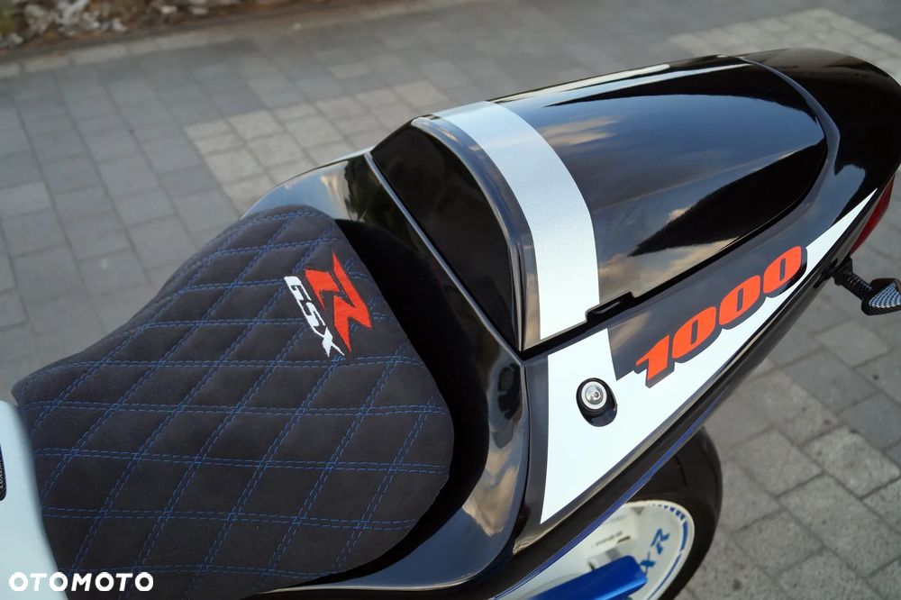 Suzuki GSX-R - 15