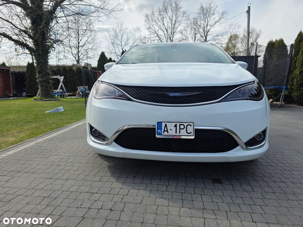 Chrysler Pacifica - 14