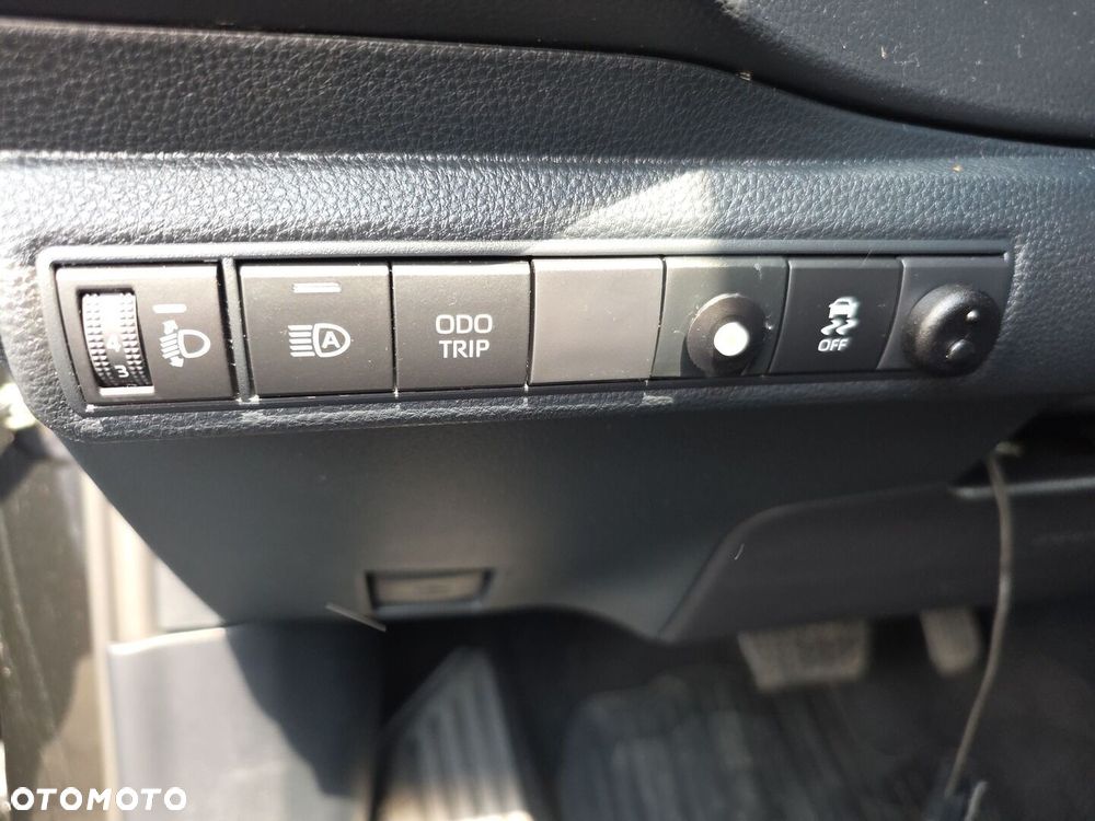 Toyota Corolla 1.8 Hybrid Comfort - 23