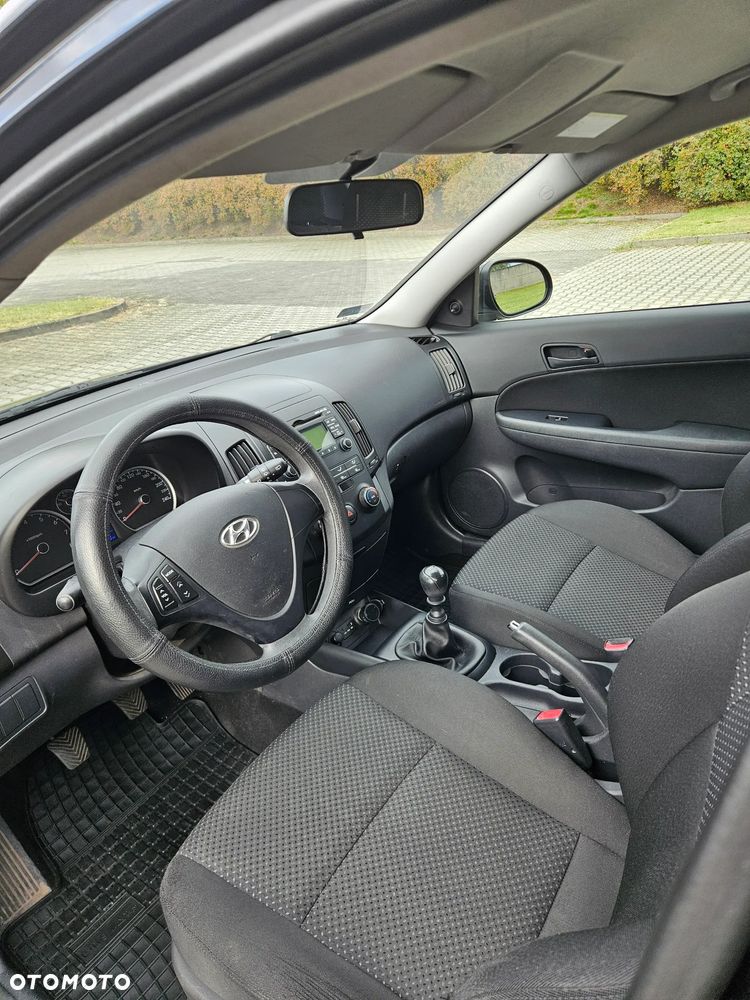 Hyundai i30 1.4 Base - 11