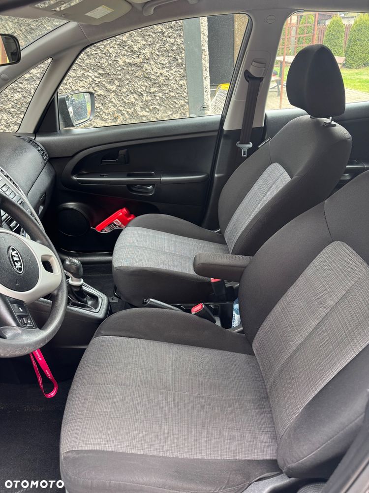 Kia Venga - 4