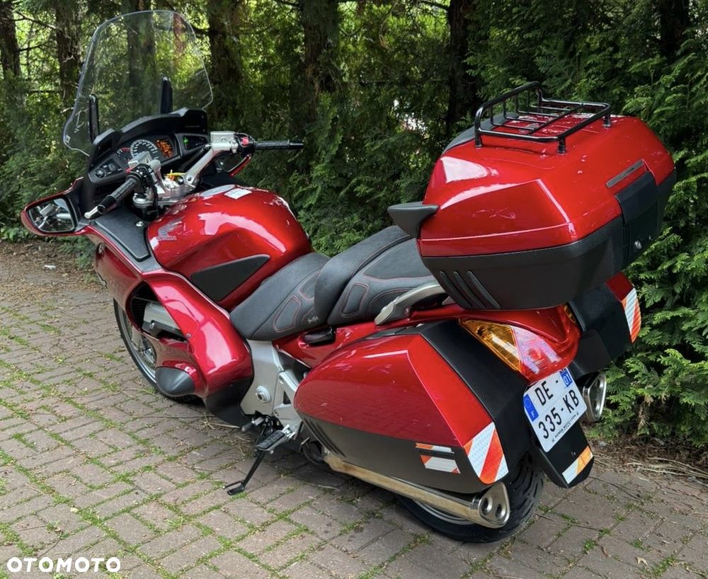Honda ST - 12