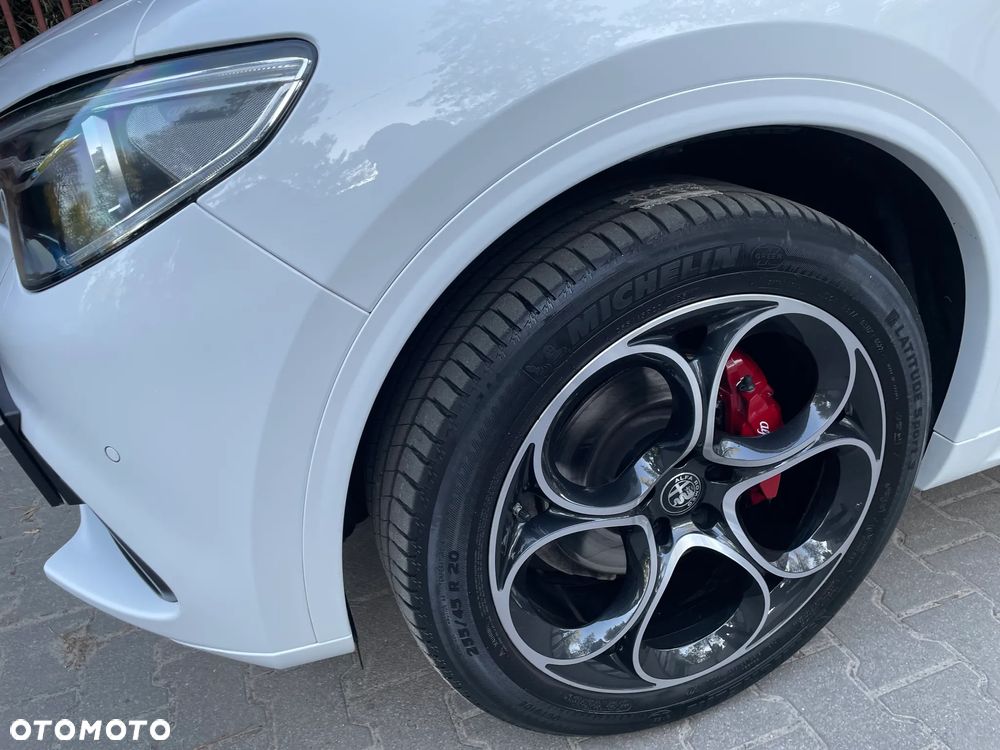 Alfa Romeo Stelvio 2.0 Turbo Veloce Q4 - 4