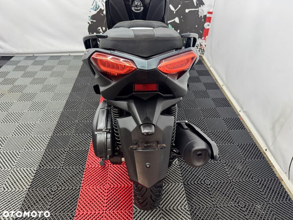 Yamaha X-max - 17